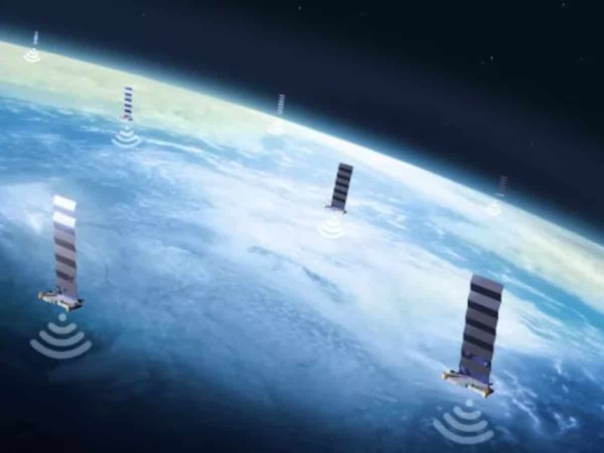 La batalla de los satélites de Internet: ¿el fin de la brecha digital en zonas aisladas de Chile?